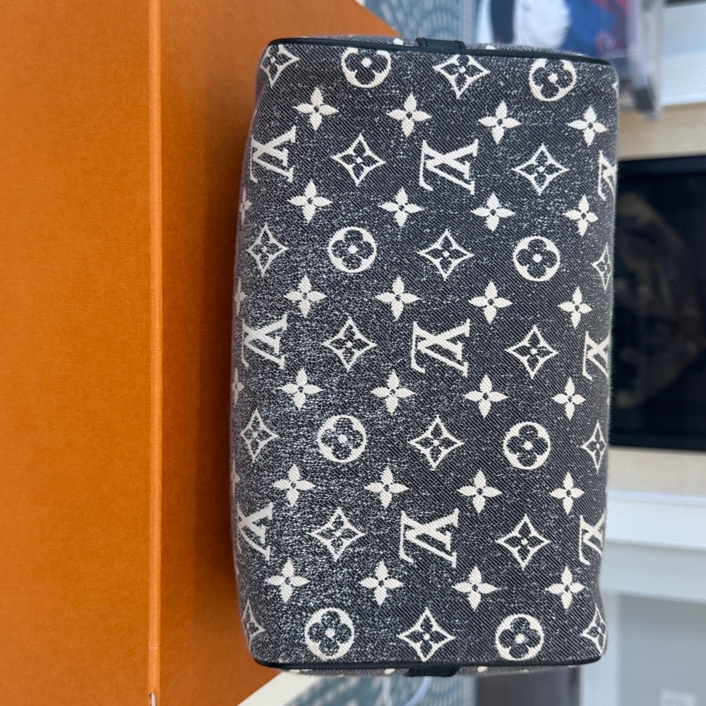 I lowered the price to sell  
Louis Vuitton Black and Gray Monogram Speedy 25 - Picture 5 of 16